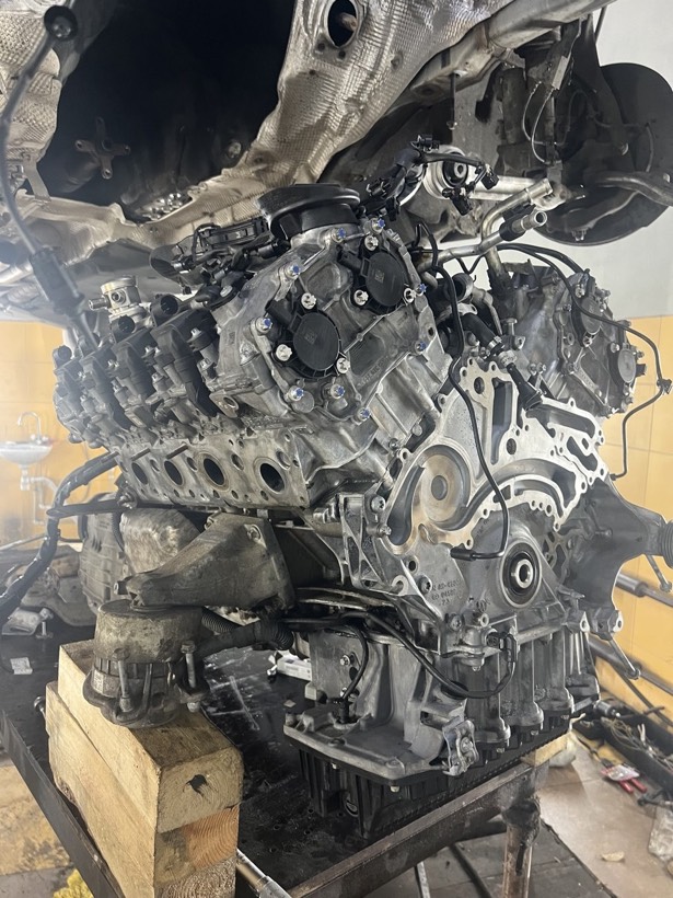 Битурбо V8 M278 разобран до привода ГРМ — ремонт двигателя в Минске на 24pds